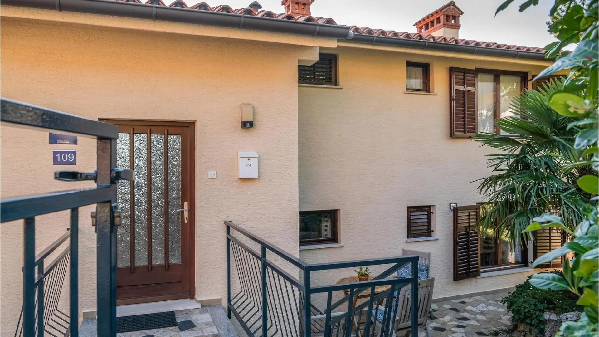 Amazing Home In Plomin With Kitchen