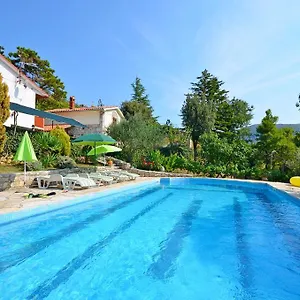  Apartment Josip