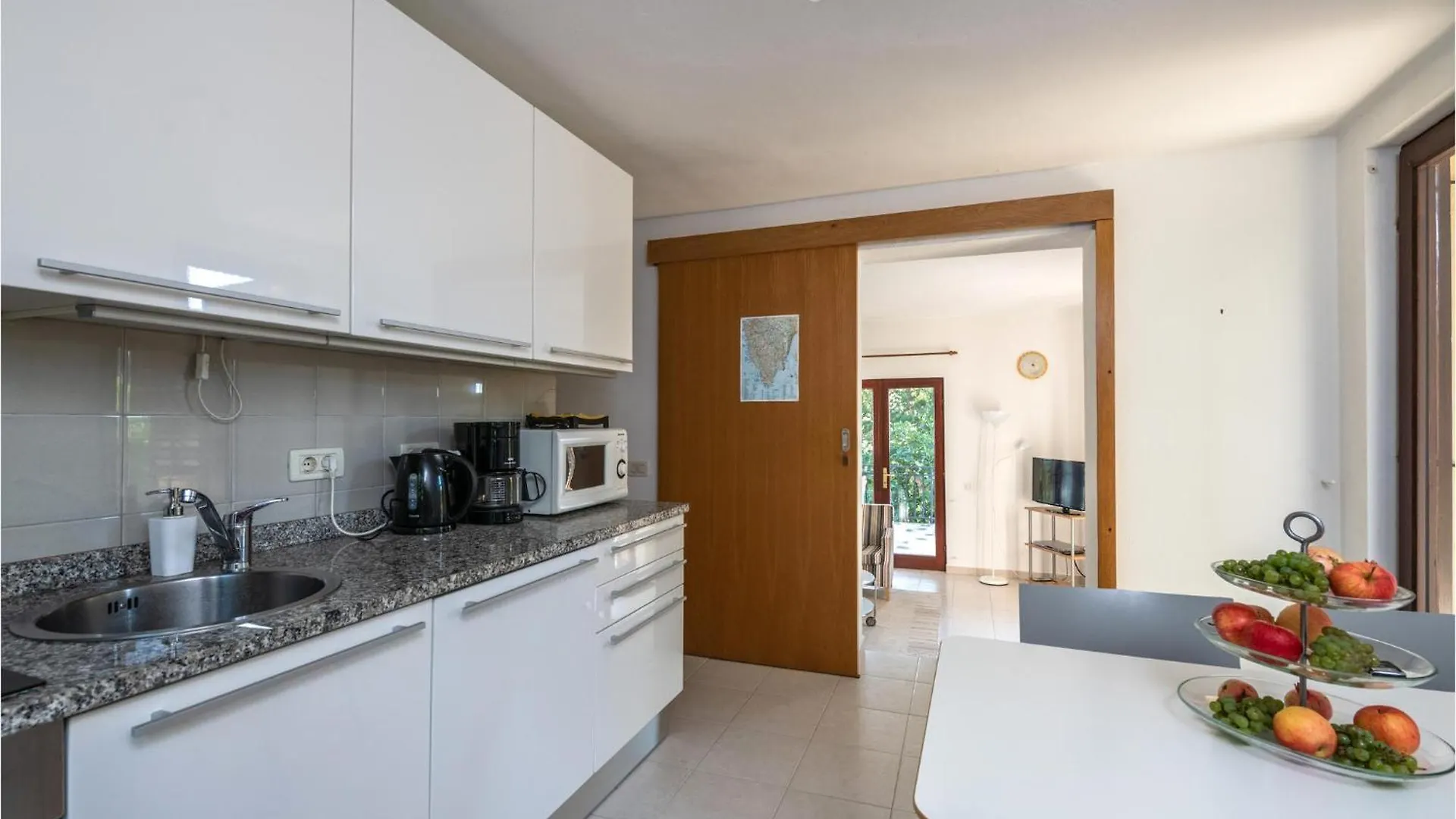Amazing Home In Plomin With Kitchen